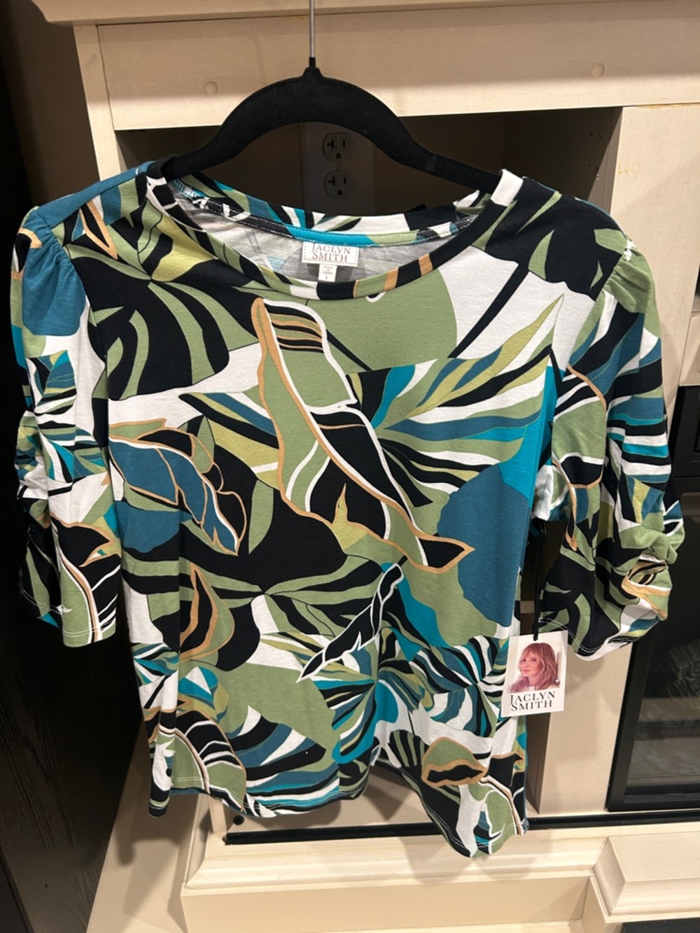 Jaclyn Smith Tropical Leaf Print Ruch Sleeve Top in Green and Teal